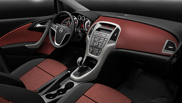 Интерьер Opel Astra (2009)